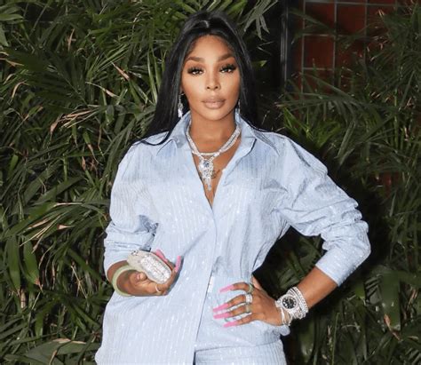 LHHATL Star Hospitalized After Getting Extensive Leg Tattoo